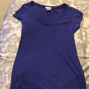 Plain U neck shirt